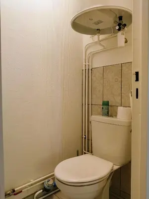 Salle de bains dans l'établissement Calme et Cosy, T2 refait à neuf en Juillet 2025