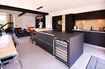 Cuisine ou kitchenette dans l'établissement Grange rénovée- 3 chambres spa