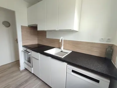Cuisine ou kitchenette dans l'établissement Brittevilla
