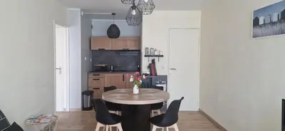 Cuisine ou kitchenette dans l'établissement Appartement T2 proche de la mer résidence calme