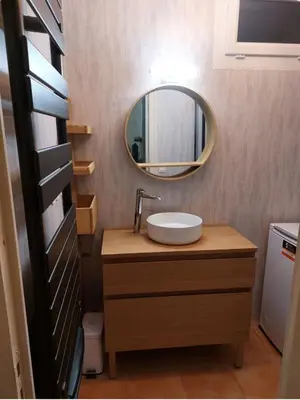 Salle de bains dans l'établissement Appartement T2 proche de la mer résidence calme