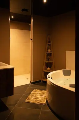 Salle de bains dans l'établissement Love Room L'Entre Deux