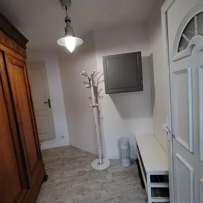 Télévision ou salle de divertissement dans l'établissement Terrasse du Mont St Michel, vue imprenable, appart cosy proche Mont St Michel
