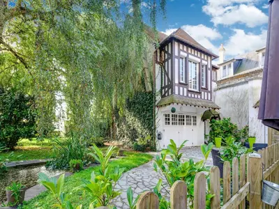 Jardin de l'établissement Romantic Stay, Isigny-sur-Mer