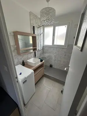 Salle de bains dans l'établissement T2 moderne proche centre avec balcon et wifi