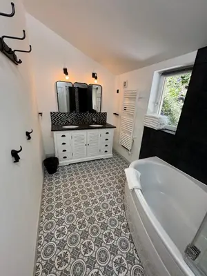 Salle de bains dans l'établissement Apparthôtel Mont Saint Michel - Résidence Fleurdumont