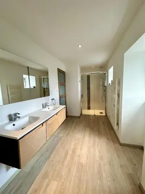 Salle de bains dans l'établissement Apparthôtel Mont Saint Michel - Résidence Fleurdumont