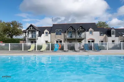 Piscine de l'établissement Apparthôtel Mont Saint Michel - Résidence Fleurdumont ou située à proximité