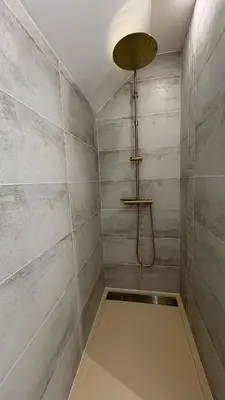 Salle de bains dans l'établissement Appartement neuf - Equeurdreville centre