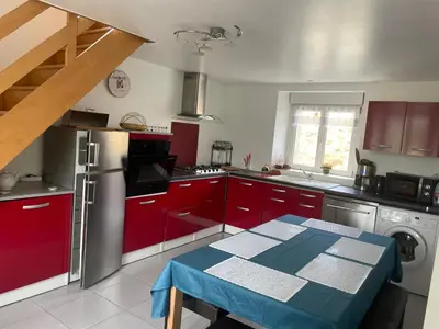 Cuisine ou kitchenette dans l'établissement Grande maison avec tranquillité garantie