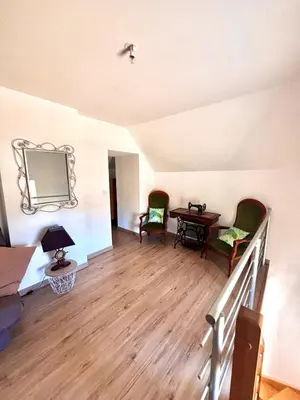 Coin salon dans l'établissement Grande maison avec tranquillité garantie