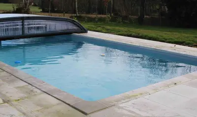 Piscine de l'établissement Rouge - 3 star ground floor apartment ou située à proximité