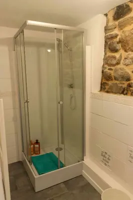Salle de bains dans l'établissement Rouge - 3 star ground floor apartment