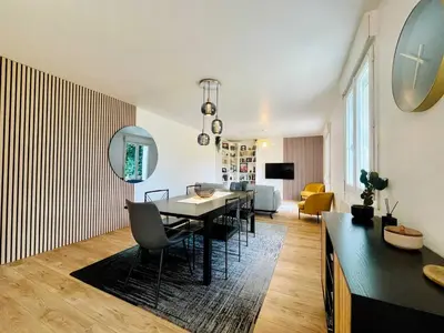 Télévision ou salle de divertissement dans l'établissement Le Logis des Pres Country Stay