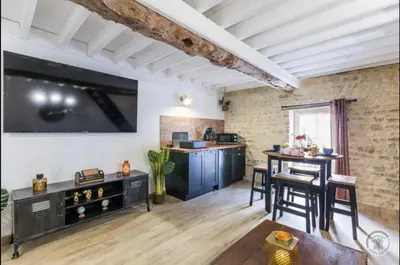 Cuisine ou kitchenette dans l'établissement Le refuge de l'hortensia 2