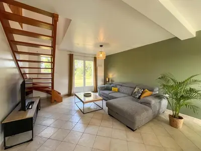 Coin salon dans l'établissement Maison T5 