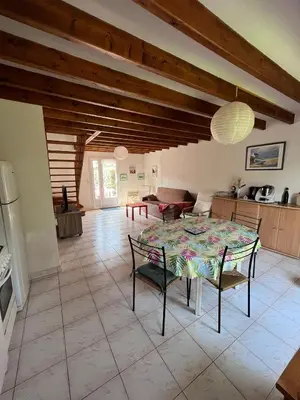 Cuisine ou kitchenette dans l'établissement Maison de vacances accès direct plage residence sécurisée