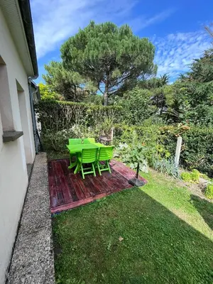 Jardin de l'établissement Maison de vacances accès direct plage residence sécurisée