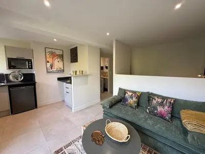 Cuisine ou kitchenette dans l'établissement Appartement Caen proche Gare