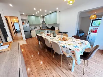 Cuisine ou kitchenette dans l'établissement Maison familiale de plein pied - Parking gratuit