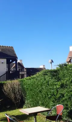 Jardin de l'établissement OUISTREHAM proche plage