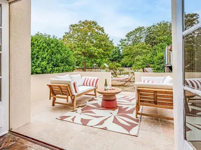 Jardin de l'établissement Holiday Home Villa Amour by Interhome