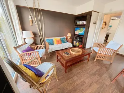 Coin salon dans l'établissement Maison atypique -Jardin, terrasse & cabane perchée