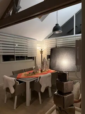 Télévision ou salle de divertissement dans l'établissement Villa Le Rubis