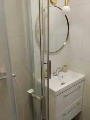 Salle de bains dans l'établissement T2 Nid Serein, jardin, calme, proche centre-ville, port, plages