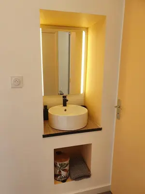 Salle de bains dans l'établissement Appartement de la cour du Haut Manoir