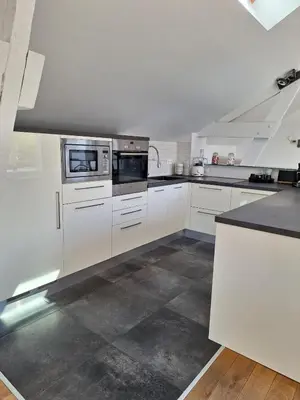 Cuisine ou kitchenette dans l'établissement Loft Dosyl près du Mont-Saint-Michel