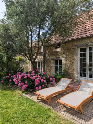 Jardin de l'établissement Cottage Maison Areli