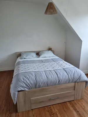 Un ou plusieurs lits dans un hébergement de l'établissement Chambre indépendante chez l'habitant
