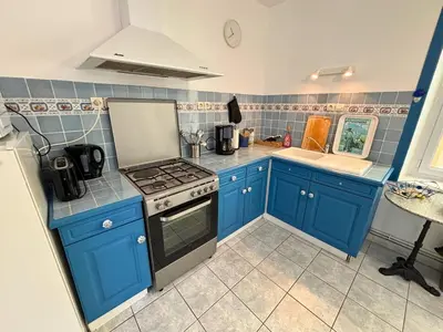 Cuisine ou kitchenette dans l'établissement Le 61- Appartement 6 personnes -2 chambres-Terrasse