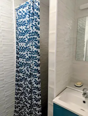 Salle de bains dans l'établissement Le Refuge marin Studio lumineux, terrasse privée, plage à 2 min