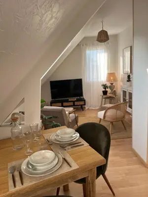 Télévision ou salle de divertissement dans l'établissement Le Petit Cosy King Size Bed, Calme et Parking privé