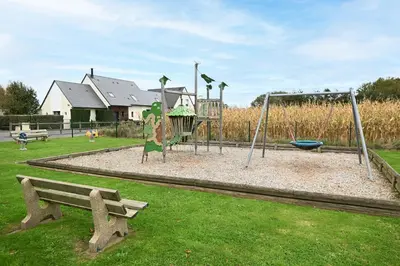 Aire de jeux pour enfants de l'établissement House of Travels - Proche Plage