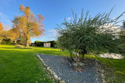 Jardin de l'établissement Le Clos des Cigognes - Architect-designed house near Omaha Beach