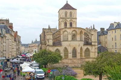 Vue générale sur Caen ou vue de la ville depuis l'appartement