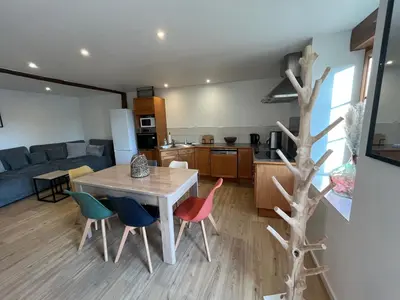 Télévision ou salle de divertissement dans l'établissement House near Mont Saint Michel