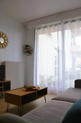 Télévision ou salle de divertissement dans l'établissement L'Ancre Bleue
