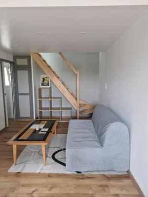 Coin salon dans l'établissement Baie du Mont Saint Michel, petite maison neuve