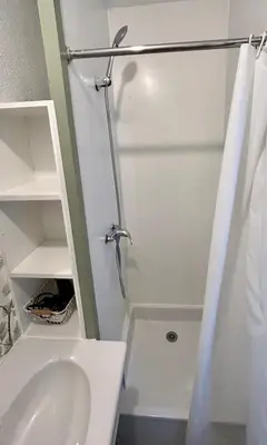 Salle de bains dans l'établissement Le Nid De Bellevue