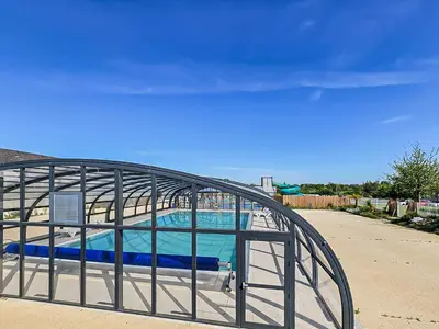 Piscine de l'établissement L'horizon du bonheur ou située à proximité