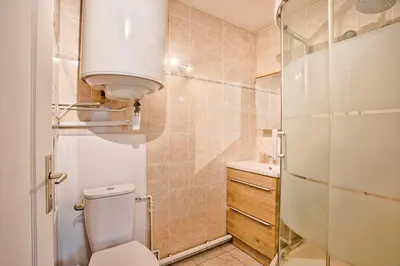 Salle de bains dans l'établissement Cabourg Plage - Wifi & Jardin - Mer à 200m