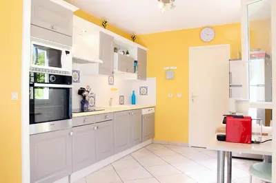 Cuisine ou kitchenette dans l'établissement La Mouette