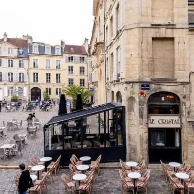 Le charme de la place Saint-Sauveur