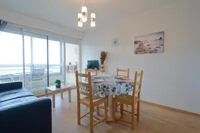 Télévision ou salle de divertissement dans l'établissement Label Bleu - 300m de la plage