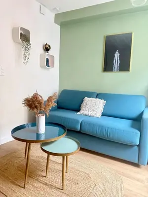Coin salon dans l'établissement Studio stationnement gratuit - accès indépendant