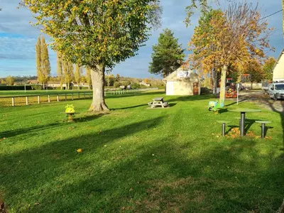 Jardin de l'établissement Jolie maison pour escapade coccooning à la campagne